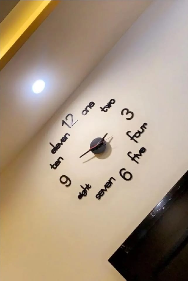 🕰 Wooden Wall Clock – Elegant & Timeless Design