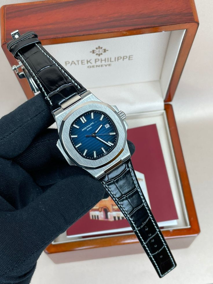 Premium Quality Patek Philipe Luxury Watch-Leather Strap